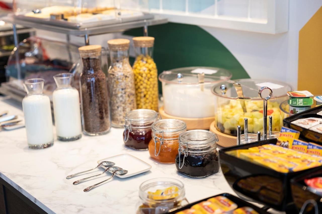 B&B Hotel Mechelen Bagian luar foto